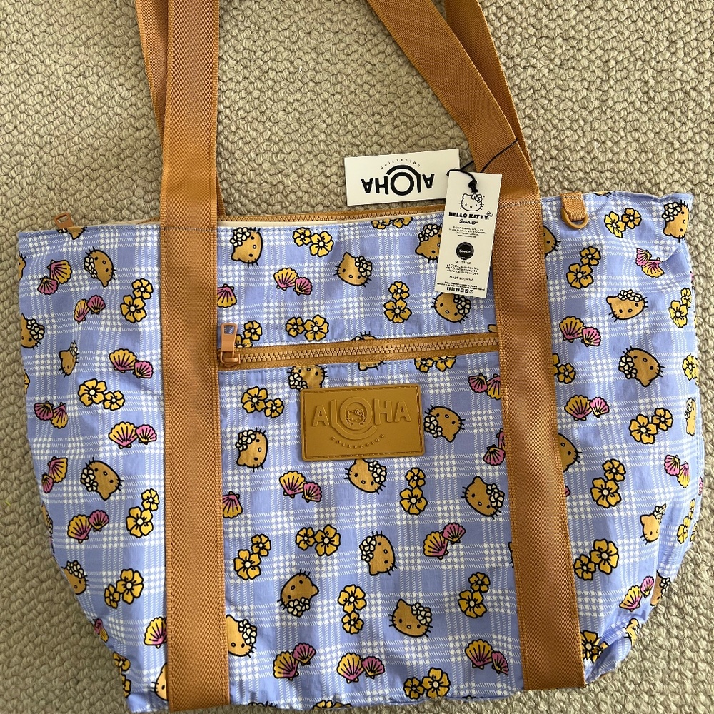 ALOHA Collection Big Show Exclusive Hello Kitty Palaka Nylon Zipper Tote